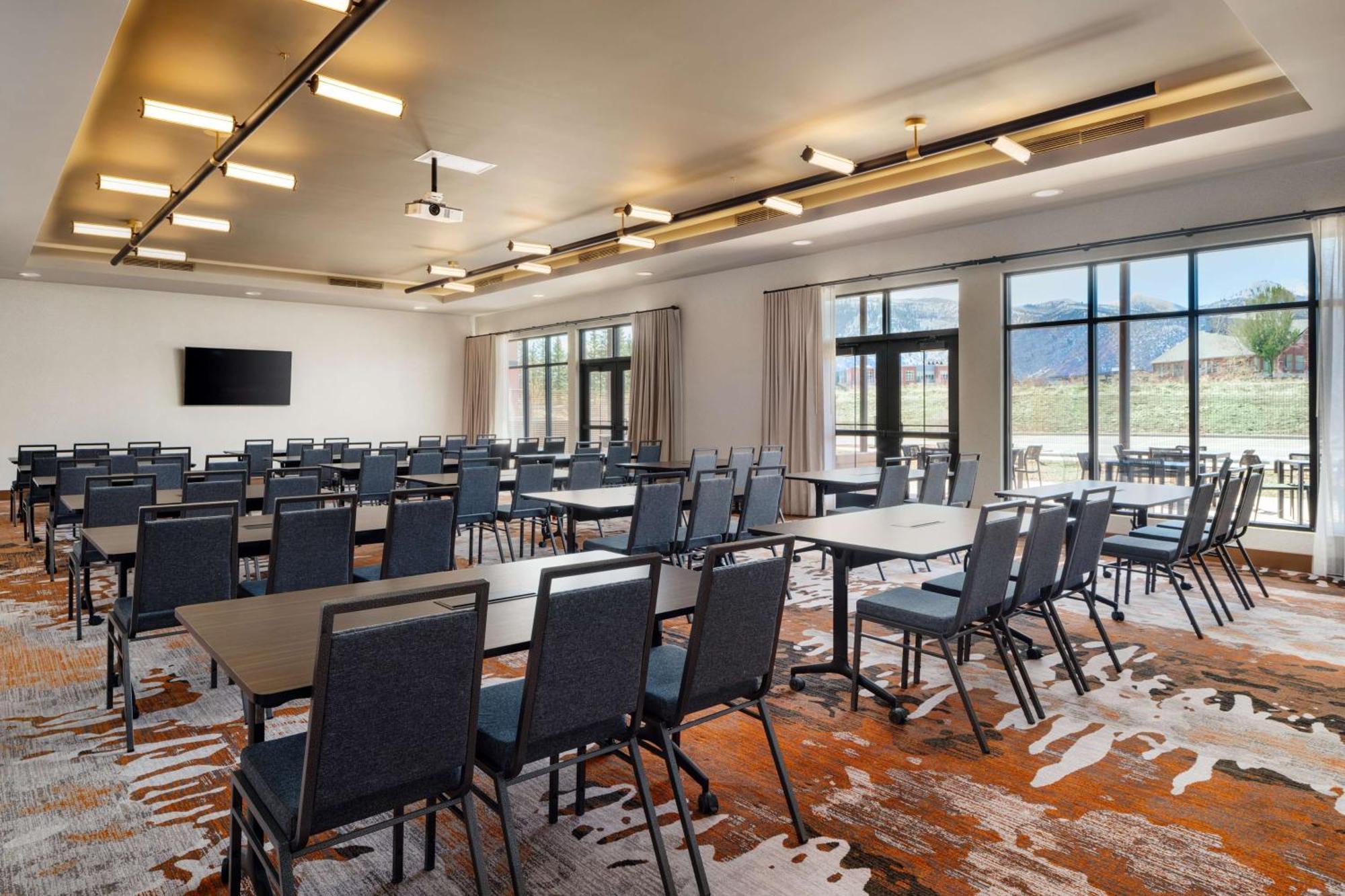 The Hoffmann Hotel Basalt Aspen Tapestry Collection Hilton エクステリア 写真